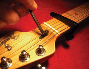 Фото Набор винтов FENDER NUT TRUSS ROD MEX GTR/BASS (2)